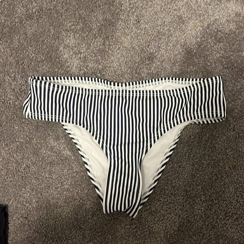Juniors xhilaration bikini bottom - Picture 1 of 3